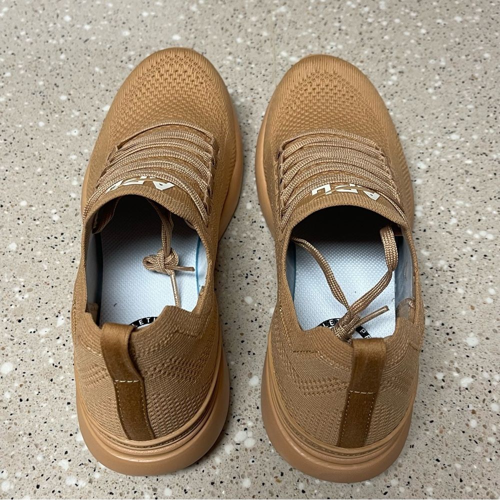 New In Box Men’s Apl Athletic Propulsion Labs Techloom Breeze Sz 7 Tan/Prestine — image 4 of 7